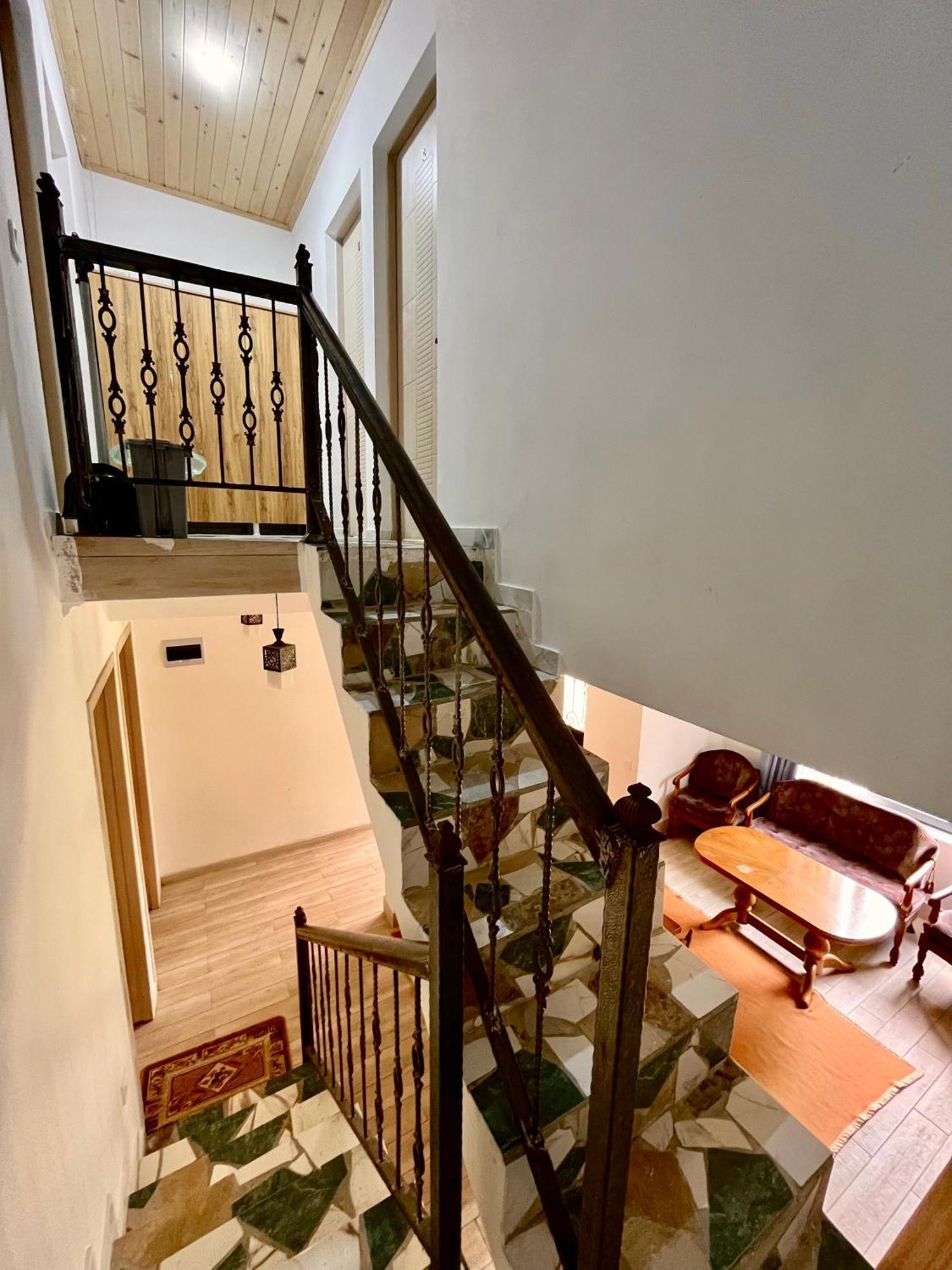 Gamarjoba Guest And Art House Hotel Usguli Kültér fotó