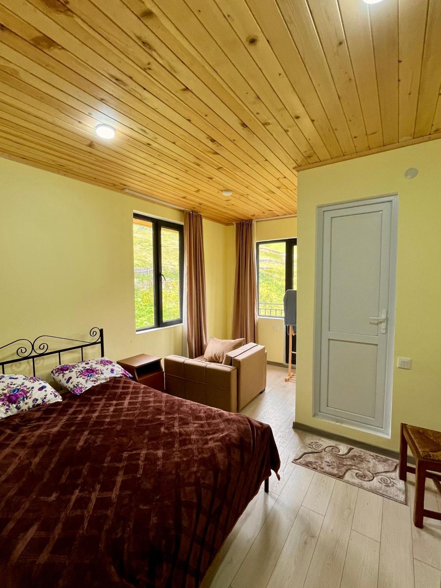Gamarjoba Guest And Art House Hotel Usguli Kültér fotó